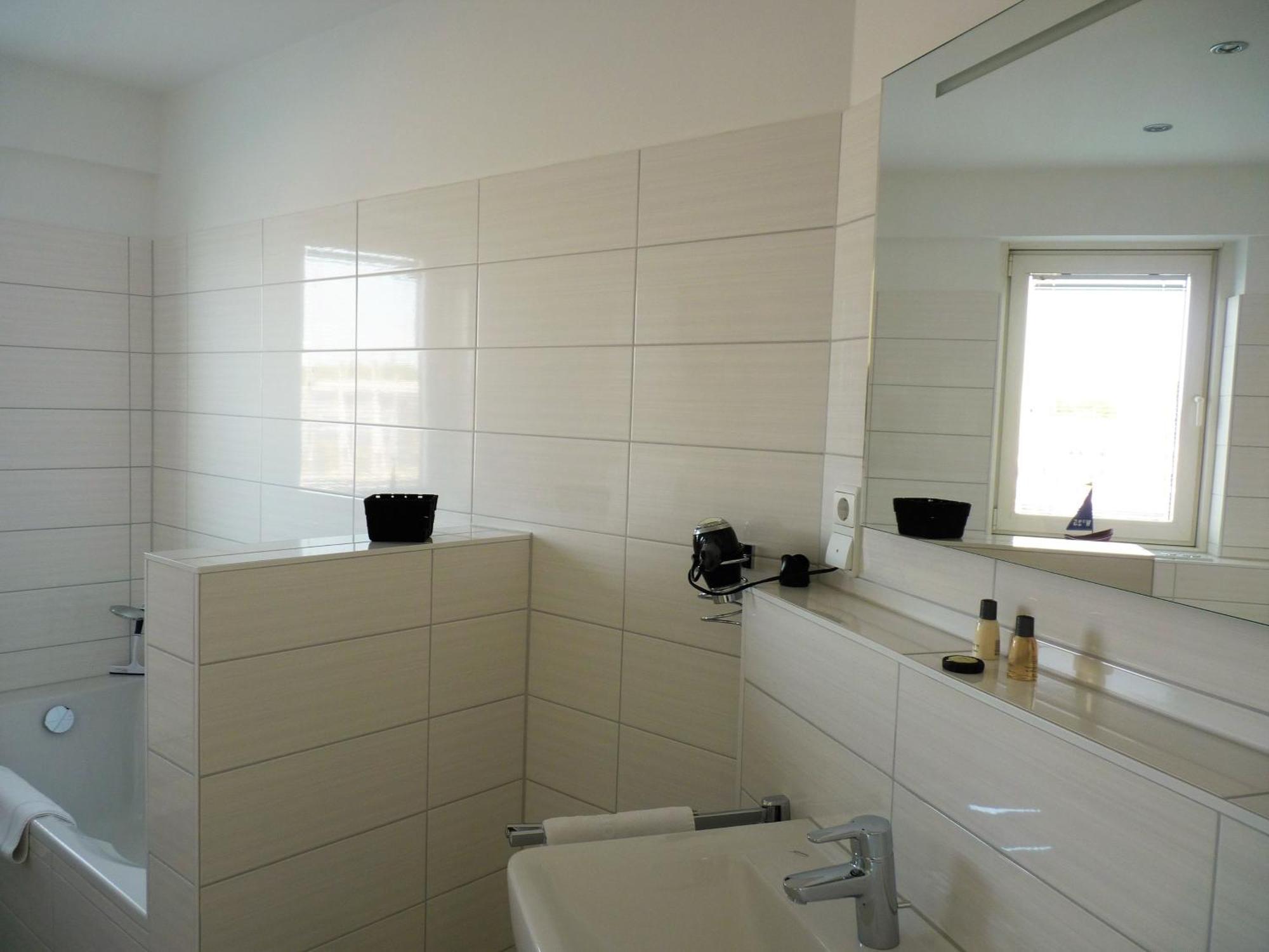 Ancora Marina Haus 2 Penthouse Apartment นอยชตัดท์ อิน โฮลชไตน์ ภายนอก รูปภาพ