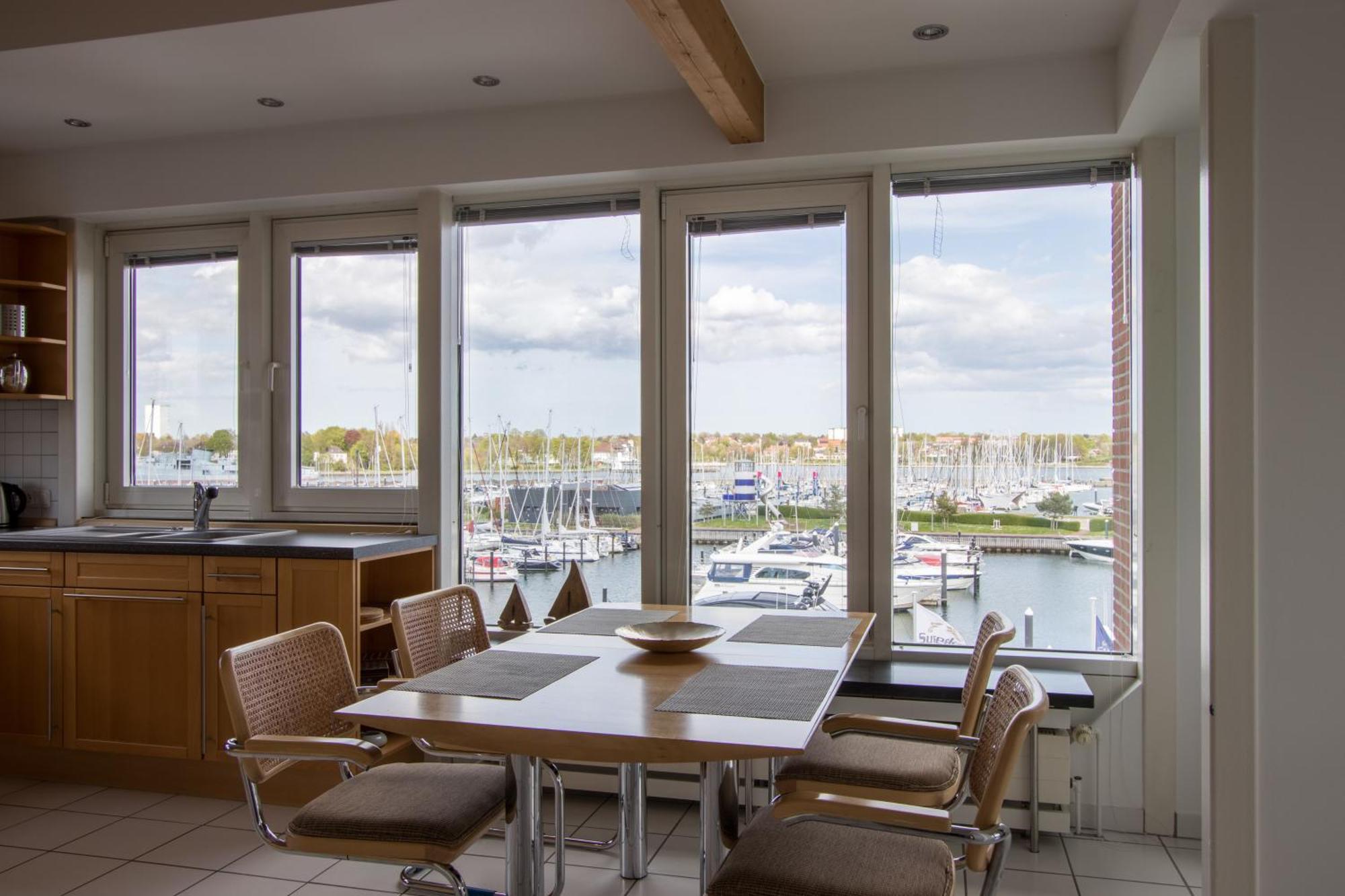 Ancora Marina Haus 2 Penthouse Apartment นอยชตัดท์ อิน โฮลชไตน์ ภายนอก รูปภาพ